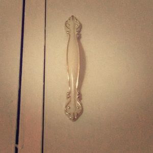 Handles /knobs for drawers or cabinets (4)